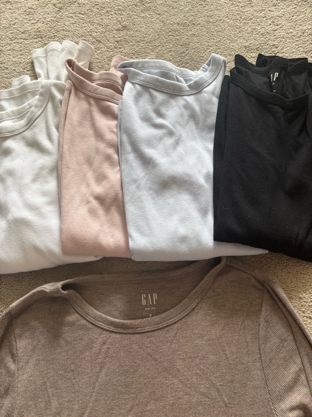 4 Long Sleeve Rib T-Shirts by Gap S